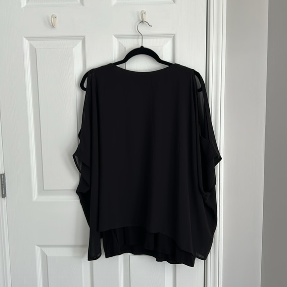 Layered poncho top with built in tank. Cold shoulder detail. Sheer overlay. XL - Picture 6 of 7